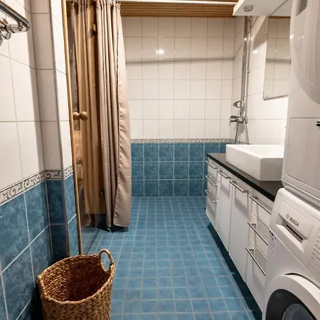 Apartamento 2ndhomes Luxurious Kamppi Center 2br With Sauna & Balcony